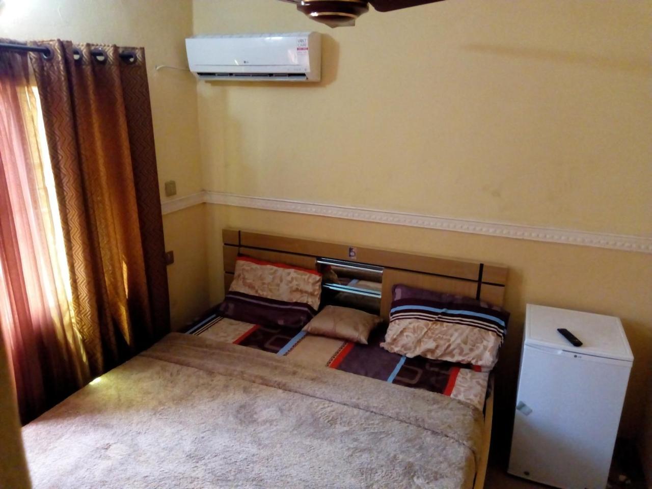 Gen-Preston Hotel And Suites Papalanto Екстер'єр фото