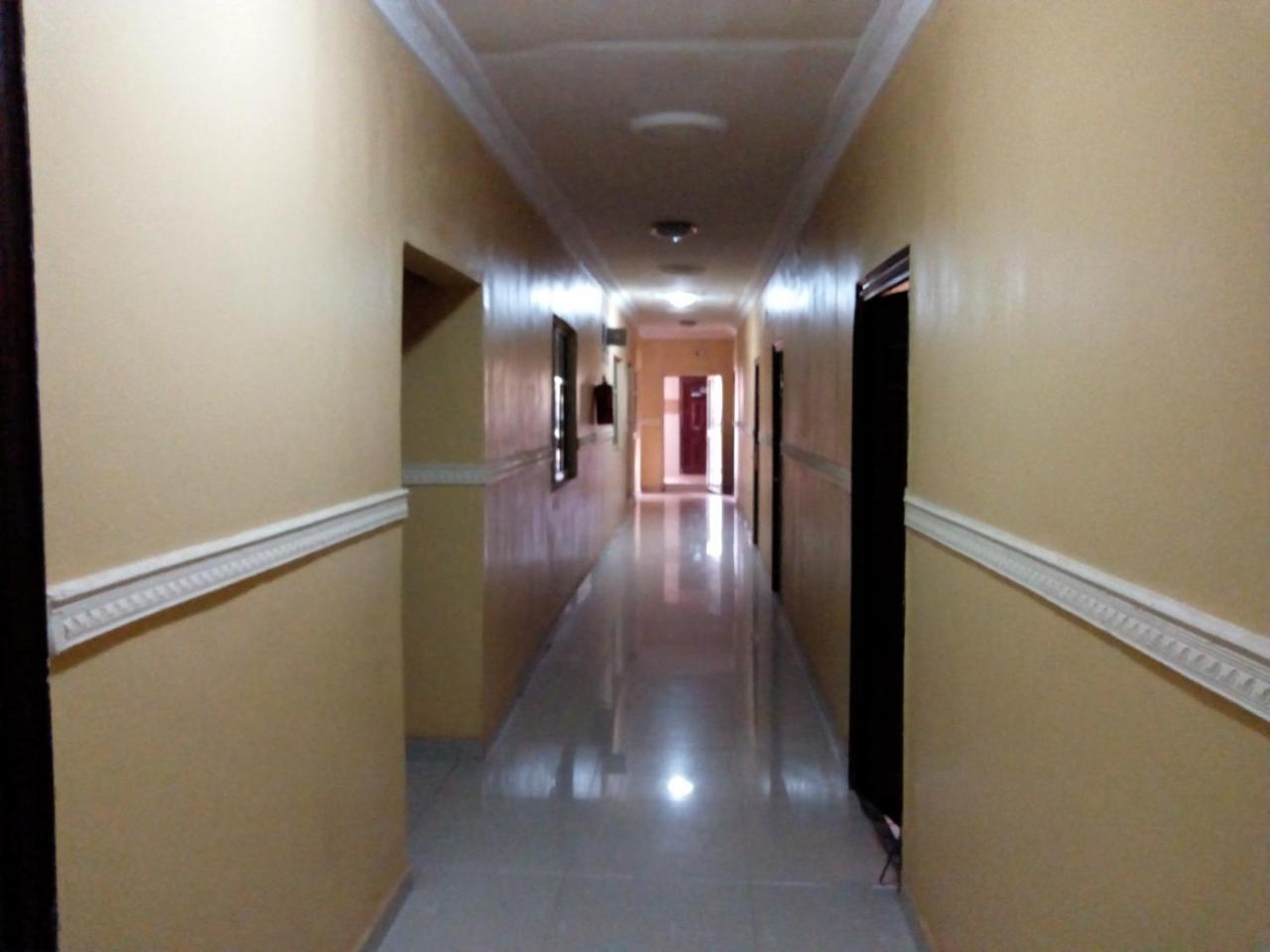 Gen-Preston Hotel And Suites Papalanto Екстер'єр фото